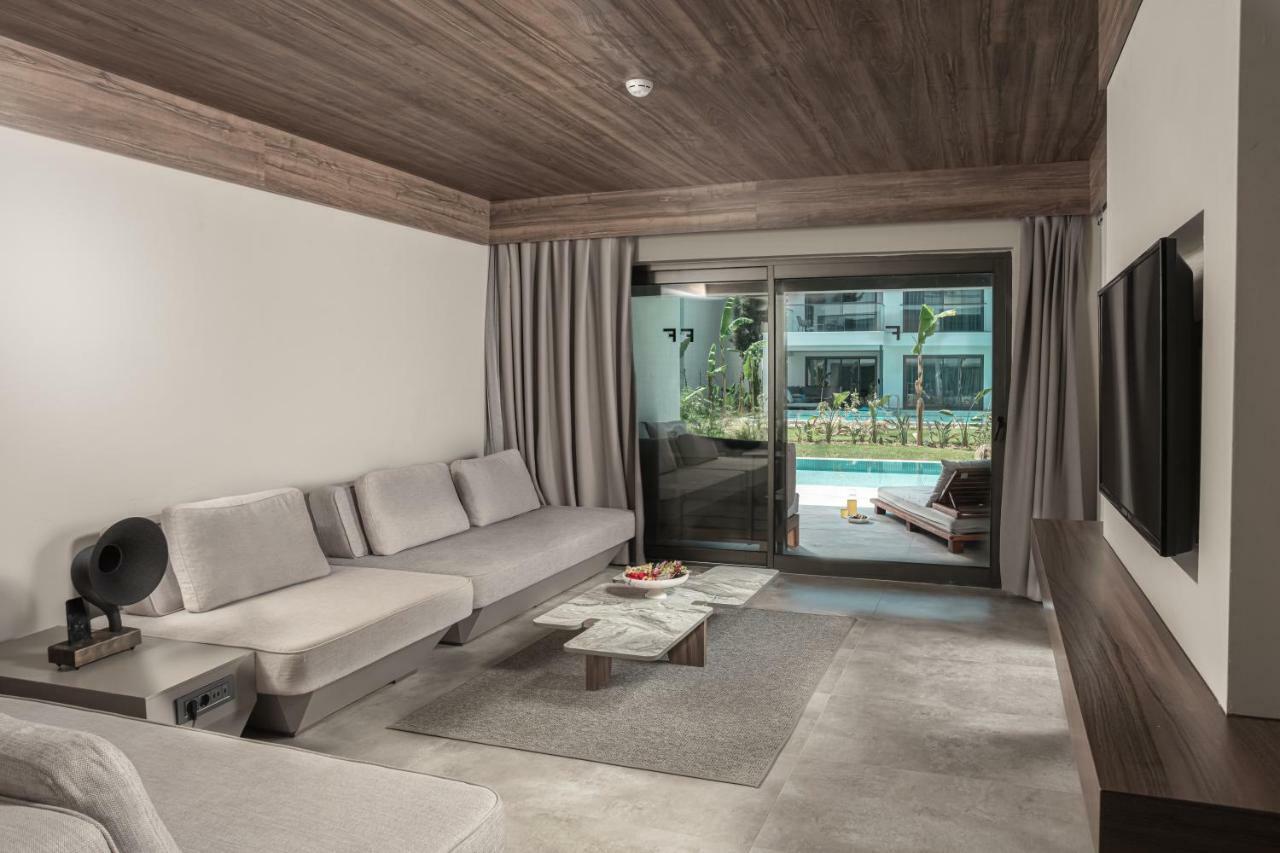 Paloma Finesse Hotel Side